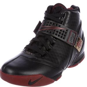 Nike Zoom LeBron V Sneakers